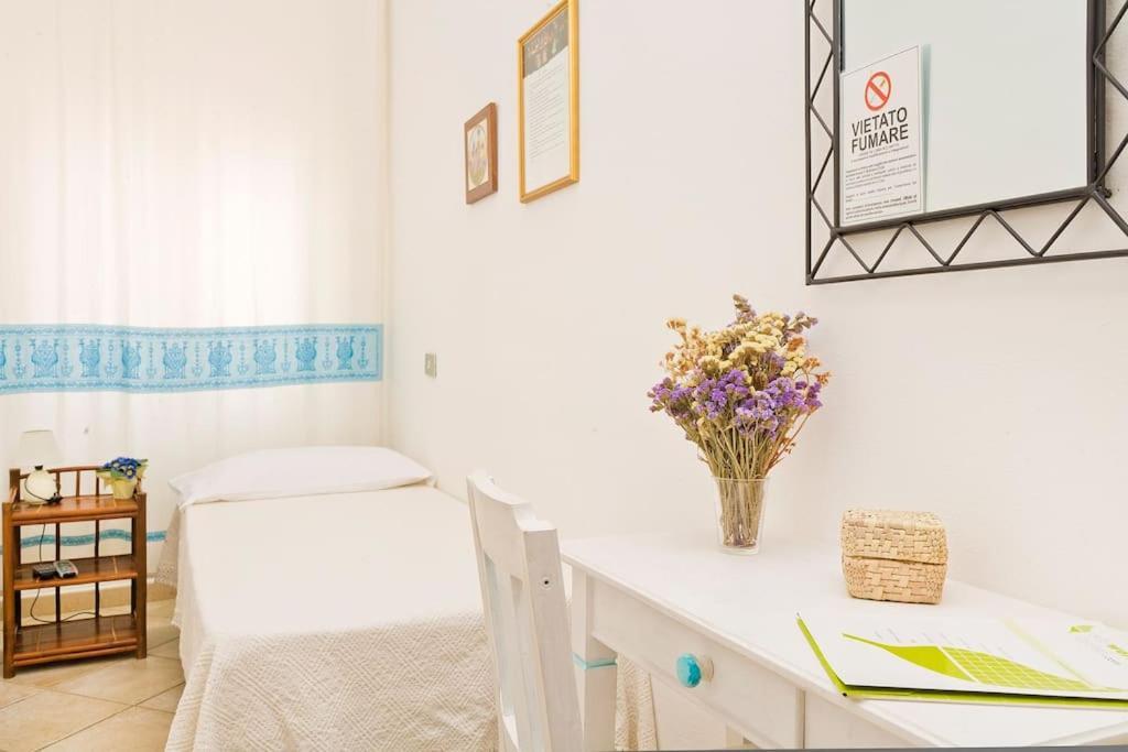 Domo Janas Guesthouse Ольбия Экстерьер фото